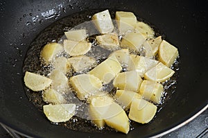 Frying potatoes