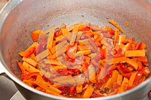 Frying sweet pepper and carrots