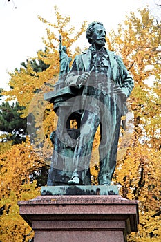 FrÃ©dÃ©ric-Auguste Bartholdi's statue