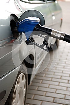 Combustible relleno sobre el estación 