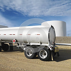 Fuel tanker