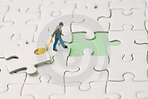 Fulfill the missing piece for business success strategy metaphor