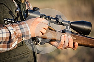 Full hunter hunting rifle