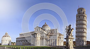 Full view of the Pisa Cathedral, from the Baptistery to the Leaning Tower