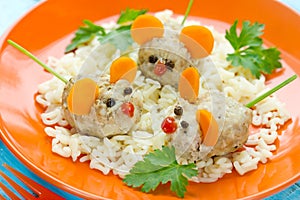 Spaß a gesund Idee Mittagessen gedämpft schnitzel geformt Maus 