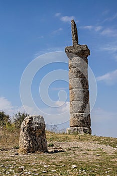 Funerary columns at Karakus