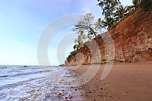 Fung Daeng Beach (Red Cliffs Beach)