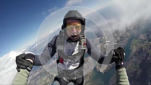 Funjumps skydiving from 12000 feet