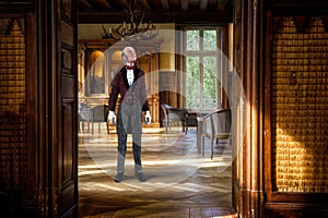 Funny Butler, Servant, Snob, Mansion photo