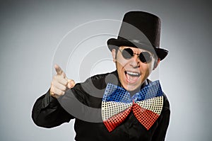 Funny man with sunglasses and vintage hat
