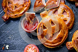 Funny and scary pumpkin pizza Halloween recipe