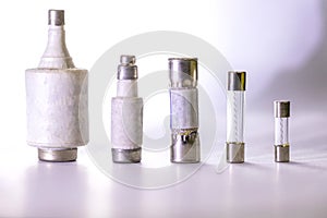 Fuses used to connect the electrical industry