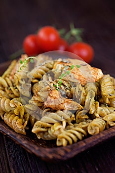 Fusilli pasta pesto