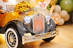 Futai Large driven children's car as a gift for a boy.