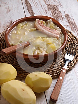 Galician broth with potatoes