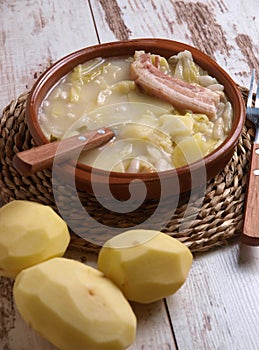 Galician broth with potatoes