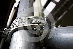 Scaffold pole connection