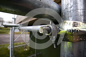 Scaffold pole connection