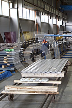 Galvanized profiled steel sheets in packs
