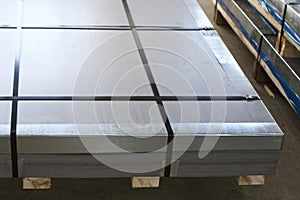 Galvanized steel sheets in packs