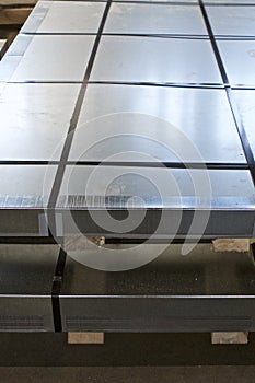 Galvanized steel sheets in packs