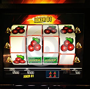 Gambler, gaming machine, jackpot, full