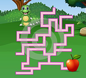 Game caterpillar maze find their way to the apple