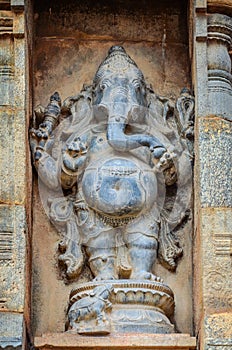 Ganesh statue in Brihadishwarar Temple photo