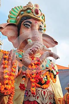 Ganesh statue, London, UK. 16th October, 2016. The Mayor of London Festival Of Dewali performers and scenes at Trafalgar Square