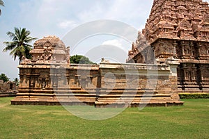 Ganesha shrine and Brihadisvara Temple, Gangaikondacholapuram, Tamil Nadu, India