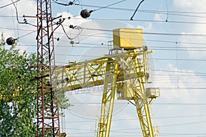 Gantry crane for unloading wagons on the railway.