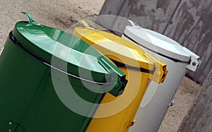 Garbage dustbin