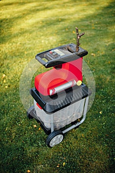 Garden chipper, electric shredder mulcher