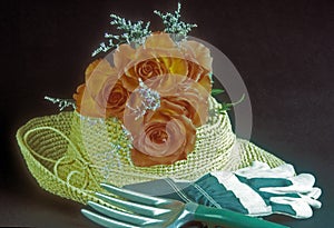 Garden hat, roses, gloves