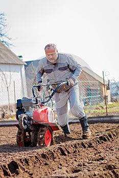 Garden tiller to work