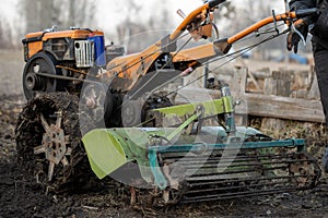 Garden tiller to work, walk-behind tractor