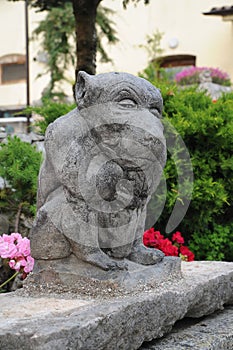 Gargoyle garden statue photo