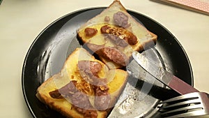 garic bread with saucage