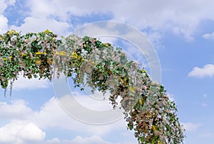 Garland made of artificial flower