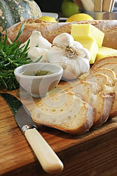 Garlic bread & rosemary oil