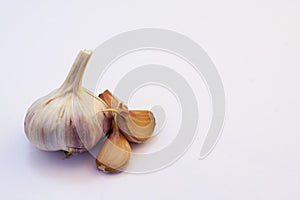 Garlic cloves and whole garlic