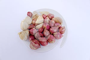 Garlic and shallot in Indonesia, both called onion