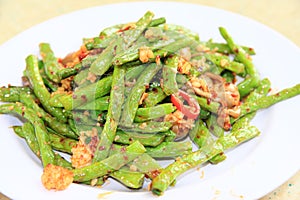 Garlic string beans