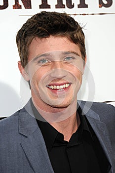 Garrett Hedlund,Specials