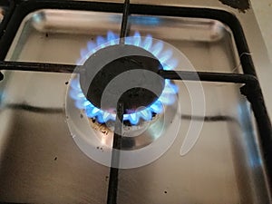 Gas flame fire range cooking