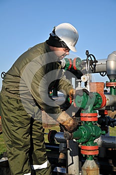 Gas operator