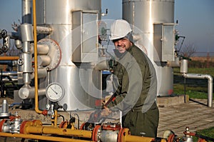 Gas operator