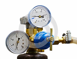 Gas pressure meters isolated