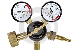 Gas pressure regulator with manometer, isolated with clipping pa