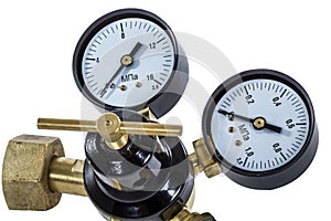 Gas pressure regulator with manometer, isolated with clipping pa